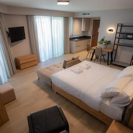 The Victoria 4* Lefkáda